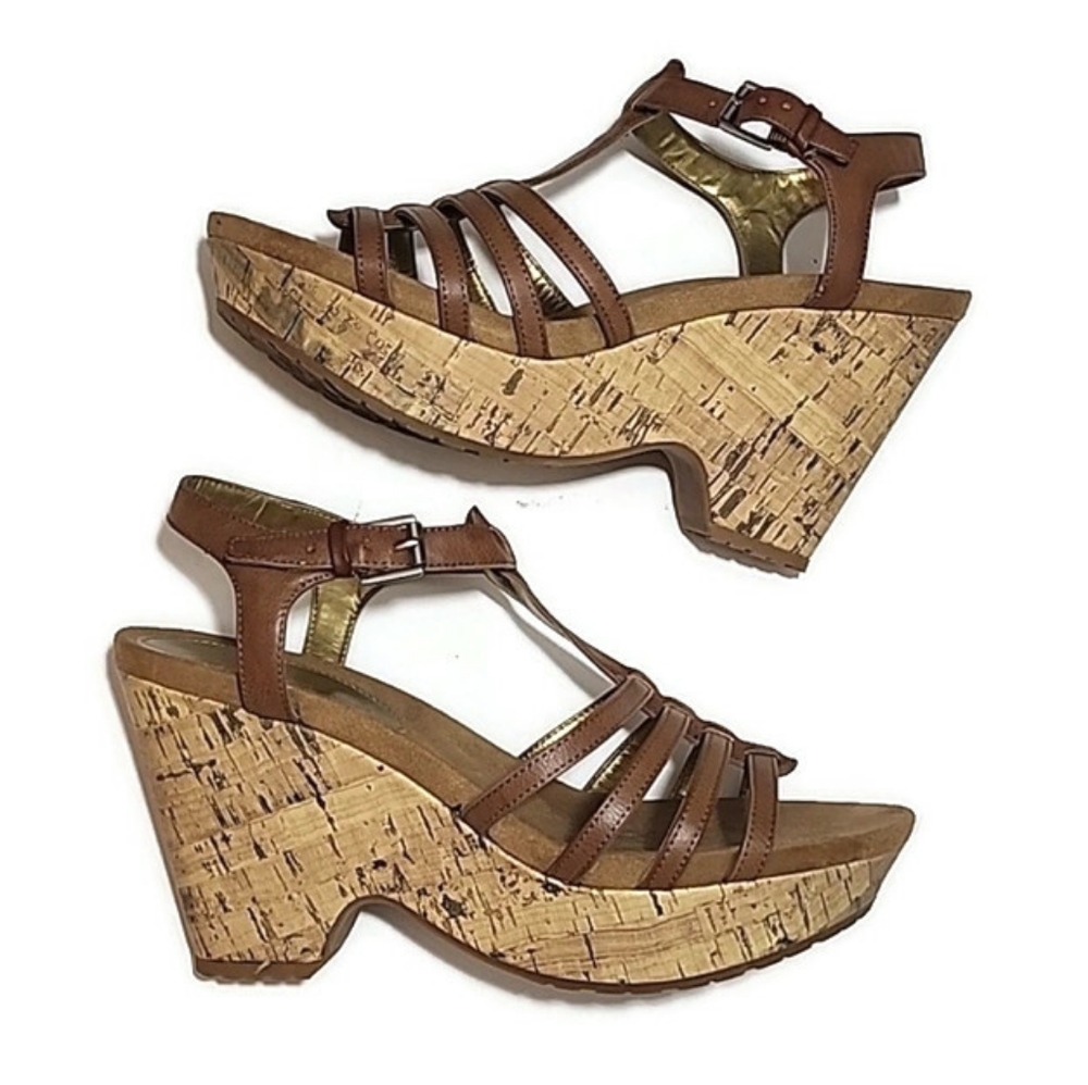 Chaps Jaycie Wedge Sandal in Tan Size 8.5